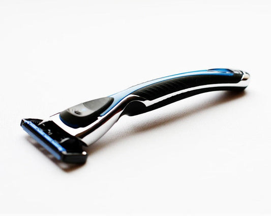 12 x Five Blade Duke and Duchess Razors with Handle